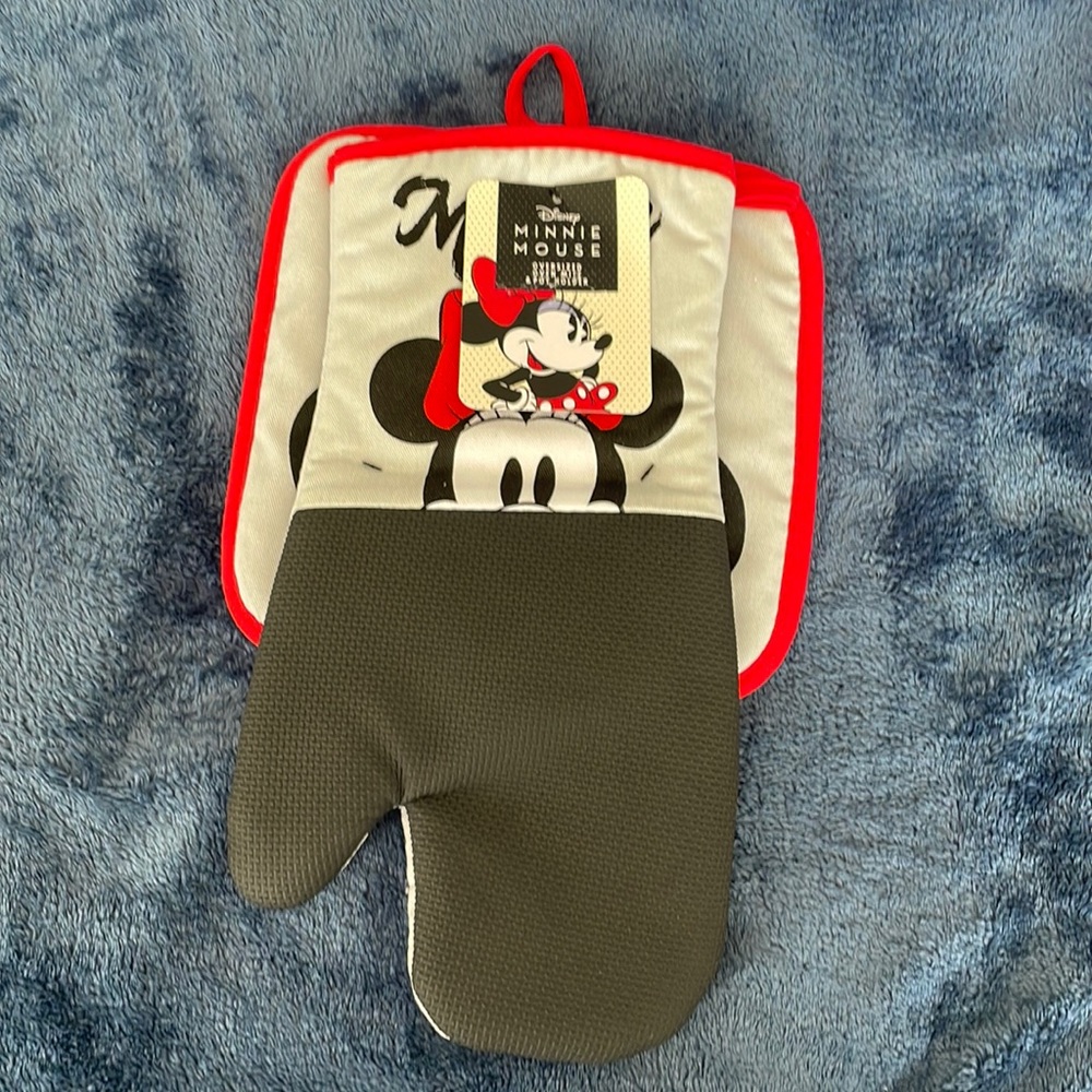 Disney Minnie Mouse Oversized Oven Mitt & Pot Holder
